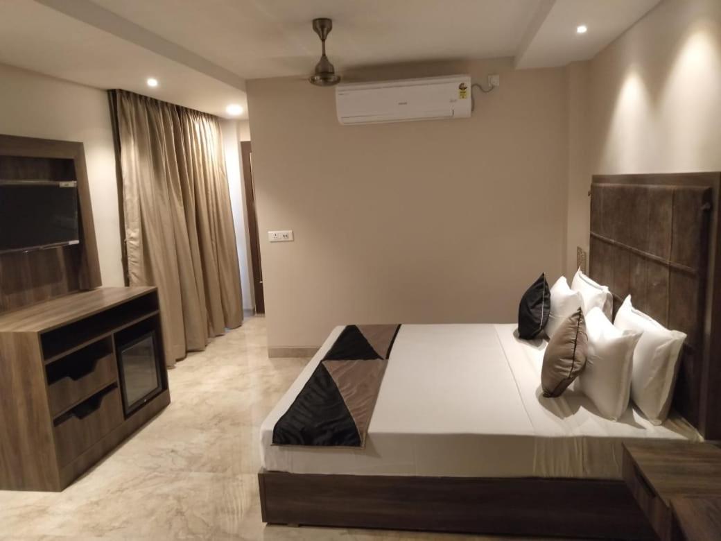 I-Towne' - A Unit Of Hotel Shivam International デーオーガル エクステリア 写真