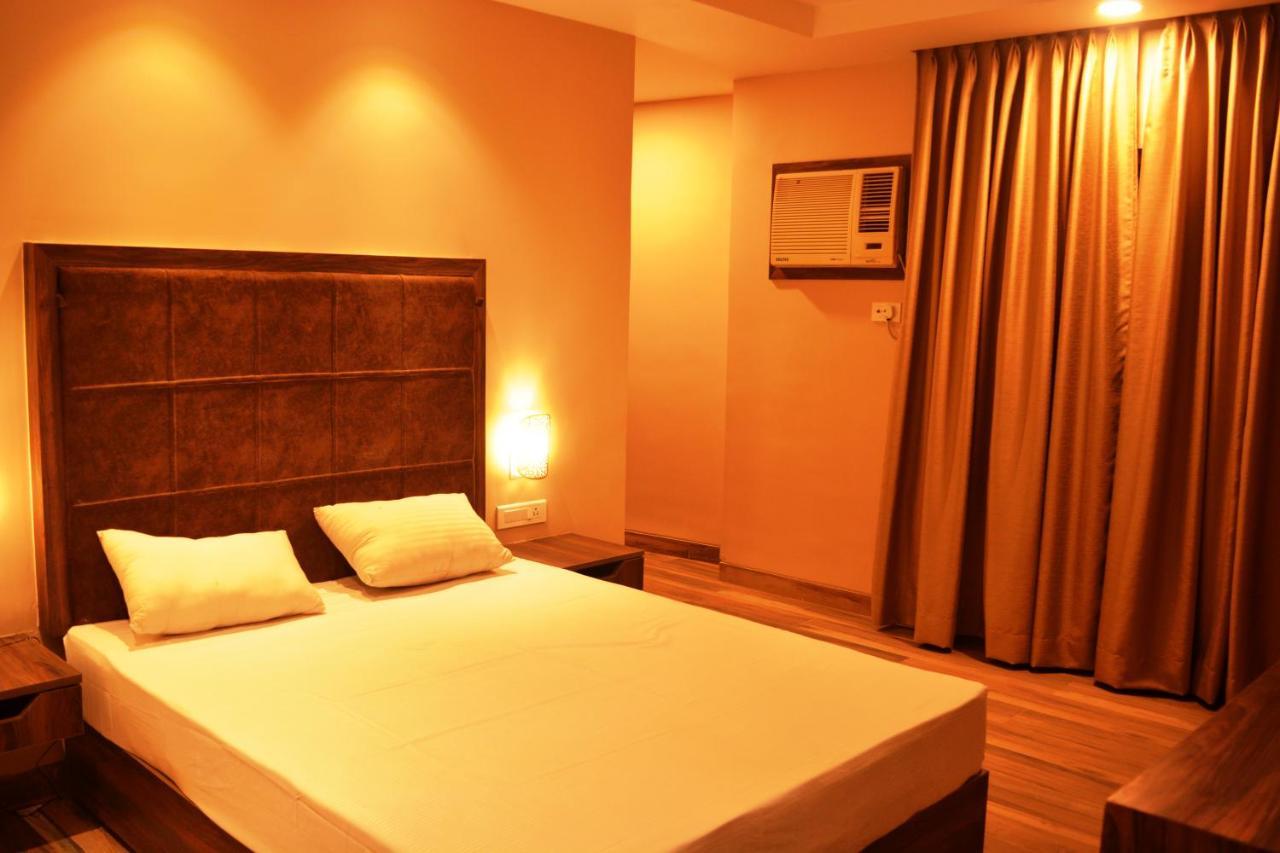 I-Towne' - A Unit Of Hotel Shivam International デーオーガル エクステリア 写真